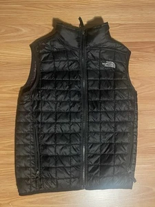 The North Face Boys' M (10/12) Black Quilted Puffer Vest Zip-Up Nylon Insulated - Picture 1 of 7