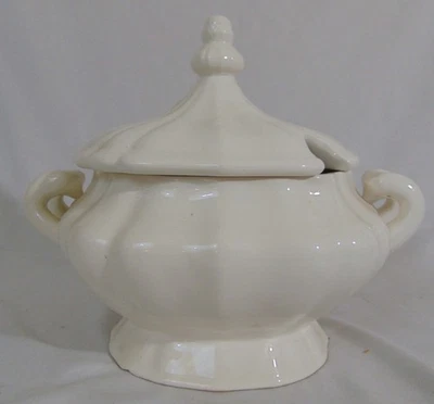 Vintage Japanese White Ceramic Covered Serving Bowl Soup Tureen - Image 1 of 4