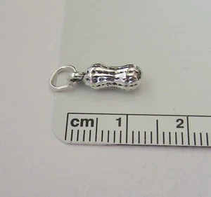 Sterling Silber 3D massiv WINZIG 13x5mm Lebensmittel Erdnuss Charm - Bild 1 von 3