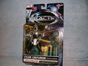 Cylon Centurion Battlestar Galactica Trendmasters 1996 Double Missile Blaster - Picture 1 of 2