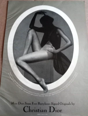 Anuncio impreso 1975 - Christian Dior pantimedias SEXY niña piernas medias página de publicidad Foto 1 de 2
