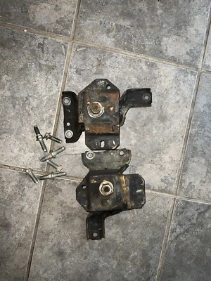 Ford Mustang Cobra 96 97 98 99 01 03 04 1997 soportes de motor Foto 1 de 3