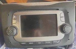 ALFA ROMEO MITO NAVIGATORE RADIO CD MP3 FM2 TOUCH SCREEN BLUETOOTH+USB +CODICE - Foto 1 di 2