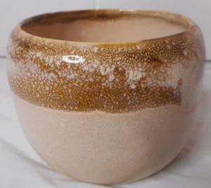 Tazón de cerámica artística firmado Studio lanzado a mano beige marrón moteado 3 1/4" de alto - Imagen 1 de 11