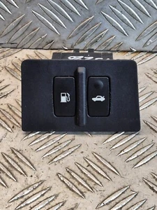 Lexus ISZ20 IS220 IS250 FUEL DOOR & BOOTLID RELEASE SWITCHES - Picture 1 of 3