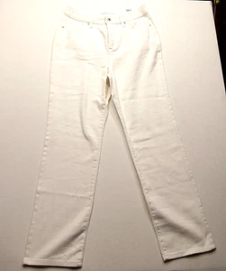 NWT Women Style & Co Slimming Pocket High Rise Straight Leg Jeans White Size 10 - Picture 1 of 12
