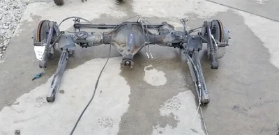 11 CADILLAC ESCALADE REAR AXLE ASSEMBLY 9.5" RING GEAR 3.42 RATIO LOCKING Foto 1 de 4