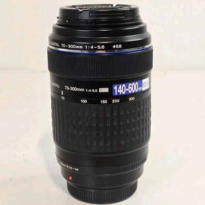 Olympus Zuiko Digital 70-300 mm F4-5,6 ED funcionando en muy buena condición Foto 1 de 4