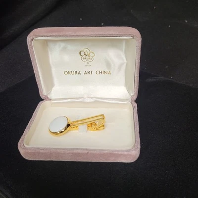 Okura Toen: Broche de corbata Art China blanco clip redondo porcelana con caja Foto 1 de 4