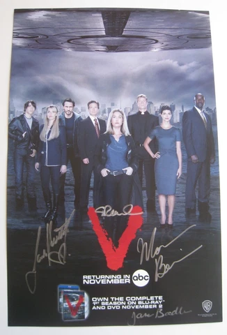 V the TV series poster signed Morena Baccarin, Laura Vandervoort, Jane Badler +1 Cover