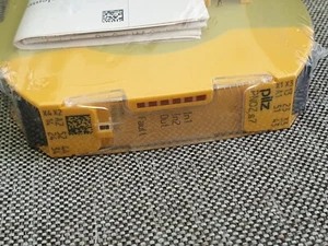 MUSHROOM 750107 PNOZ-S7-24VDC-4N/O-1N/C NEW & SEALED - Picture 1 of 8