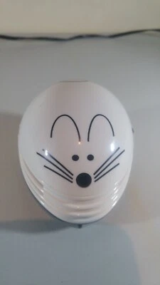 Starfrit  mini desk vacuum battery powered working - Image 1 of 4