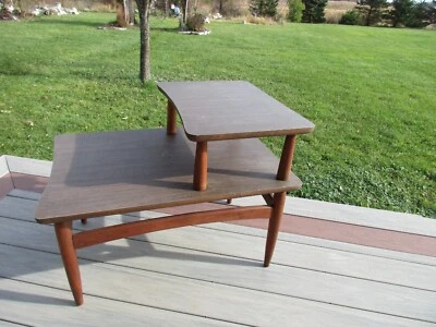 1 Mesas auxiliares modernas de 2 niveles de mediados de siglo de colección Formica Tops años 60 Foto 1 de 4