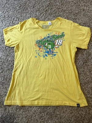 M&M Racing Yellow Ladies Graphic Chase Authentics Tshirt Size 1X Kyle Busch Foto 1 de 4