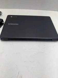 Samsung Chromebook 3 4 GB Ram 16 GB SSD 11,6 pollici computer portatile XE500C13 testato - Foto 1 di 4