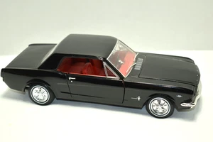 Revell 1:18 1965 Ford Mustang schwarz Coupe - Bild 1 von 5