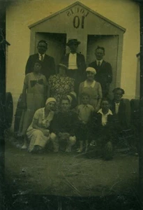 France Ferrotype Tintype Beach Cabin Hut Group Portrait Old Photo 1890 - Picture 1 of 3