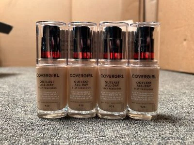 4X COVERGIRL Outlast All-Day Stay Fabulous 3-in-1 Foundation SPF Out of Date /WH - Image 1 of 4