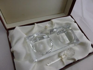SALIERE POIVRIERE SALERON EN CRISTAL TAILLE BITCHE CUILLERES VERRE SAINT LOUIS - Foto 1 di 5
