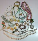 22 Pieces Pre Owned Vintage  Jewelry Lot Of 22 Pieces