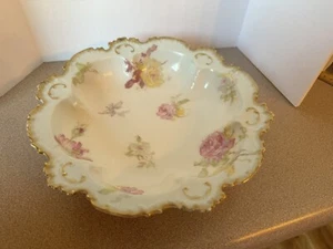 Vintage Haviland GDA Limoges Scalloped Gold Edge 9” Bowl with Pink Roses 2H - Picture 1 of 8