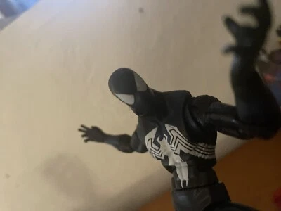 Marvel Legends 2008 Target Excl BLACK COSTUME SPIDER-MAN (RED HULK SERIES) Loose - Image 1 of 4