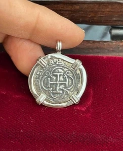 ATOCHA SOLID SILVER COIN PENDANT - Picture 1 of 3