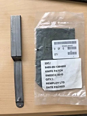 Cubierta y parche de herramientas de campamento de emergencia para tripulación aérea británica de la RAF con marcas Foto 1 de 4