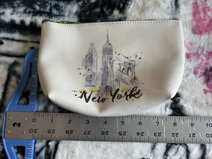 Makeup Bag New York - Picture 1 of 4