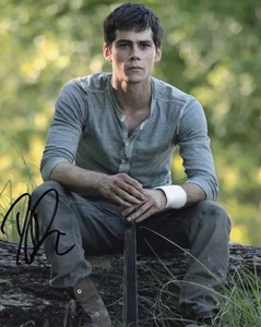 Labyrinth Runner Dylen O'Brien signiert 8x10 Foto Echtheitszertifikat Proof Photo - Bild 1 von 5