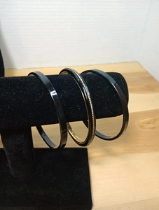 Bracciale Braccialetto Tono Nero E Oro Lotto Di Tre  - Foto 1 di 16