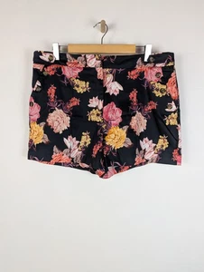 PORTMANS Womens Shorts Sz 16 Black Floral Cotton Stretch Seam/Button Detail Pkts - Picture 1 of 8