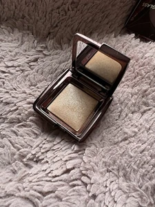 Hourglass AMBIENT LIGHTING FINISHING POWDER - TRAVEL SIZE Eternal Light NEW Mini - Picture 1 of 2
