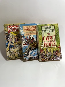 3 x Book Bundle Terry Pratchett - See details for titles - Picture 1 of 8