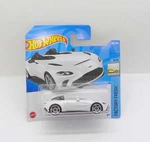 5487 HOT WHEELS CARTE E.U / FACTORY FRESH 2022 / 183/250 ASTON MARTIN V12 BLANC - Picture 1 of 1