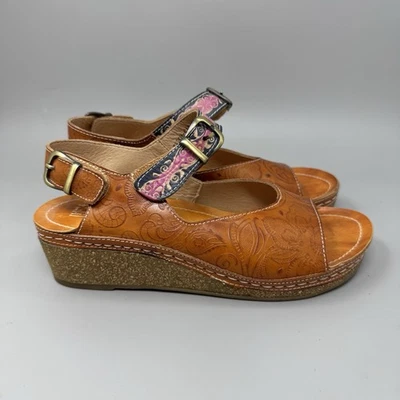 L'Artiste Teddy Women’s Open Toe Leather Floral Wedge Sandal Size 7.5 US - Image 1 of 4