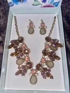 Collar de Disfraz Púrpura Rosa Tono Oro 18" Cadena con Pendientes a Juego - Imagen 1 de 4