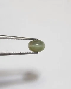 Natural Loose Green Chrysoberyl Catseye 6x4x3mm 0.49ct Oval Cabochon Gemstone - Picture 1 of 2