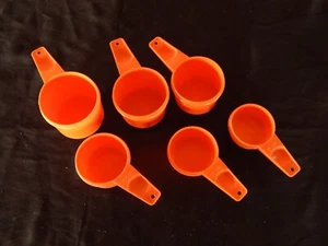6 tazas medidoras Tupperware de colección ~ 1/4 ~ 1/3 ~ 1/2 ~ 2/3 ~ 3/4 ~ 1 taza ~ naranja - Imagen 1 de 2