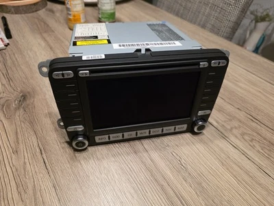 Radio mit Navigation ( Inklusive Code) 1K0035198C VW Passat 3C B6 usw.. - Bild 1 von 4