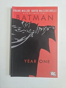 Batman: Year One - by David Mazzuchelli Softback Book The Cheap - Picture 1 of 1