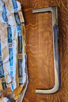 Новый из старых запасов молдинг для фары грузовика GM 1981 82 Chevrolet GMC K5BLAZER Jimmy Suburban - Изображение 1 из 4