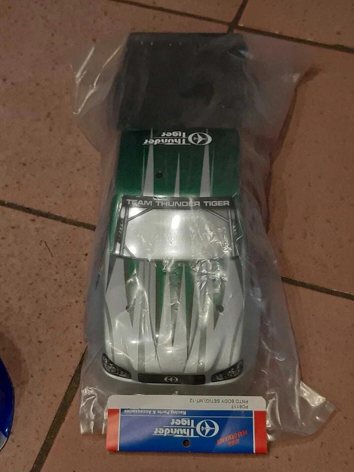 PAINTED BODY SET, MT-12 GREEN PD8117 THUNDER TIGER - Immagine 1 di 2
