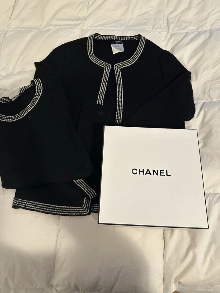 Chanel Twinset/ Emsemble - Image 1 of 4
