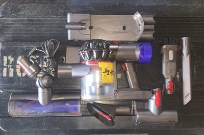Dyson V7 ANIMAL Plus Cordless Vacuum With Accessories Untested Parts Only - Image 1 of 4