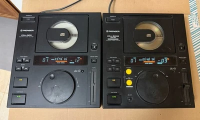 Vintage PIONEER Professional DJ CD Player Lot Tested/Working CDJ-300 & CDJ-500II - Image 1 of 4