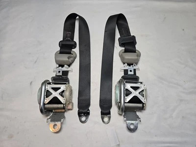 2005 - 2011 Dodge Dakota Crew Cab Drivers & Passengers Front Seat Belts (BLACK) Foto 1 de 4