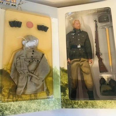 Dragon Models 1/6 WWII Caucasus 1942 German Gebirgsjager - Gunther - Image 1 of 4
