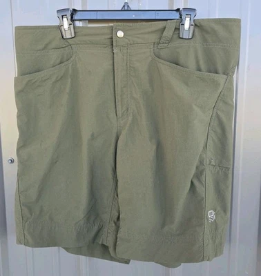 Mountain Hardwear Shorts Mens XL Green Nylon Hiking Outdoor Quick Dry 9" Inseam - Image 1 of 4