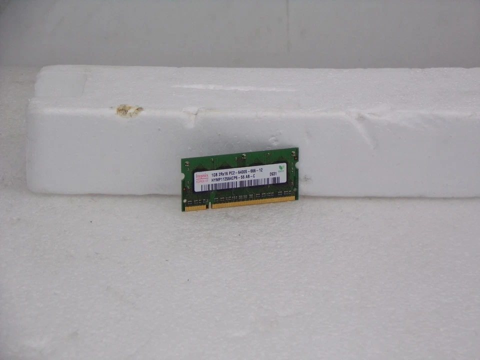 HYNIX 1GB 2Rx16 PC2-6400S-666-12 HYMP112S64CP6-S6 AB-C Laptop Memory RAM Used - Image 1 of 4
